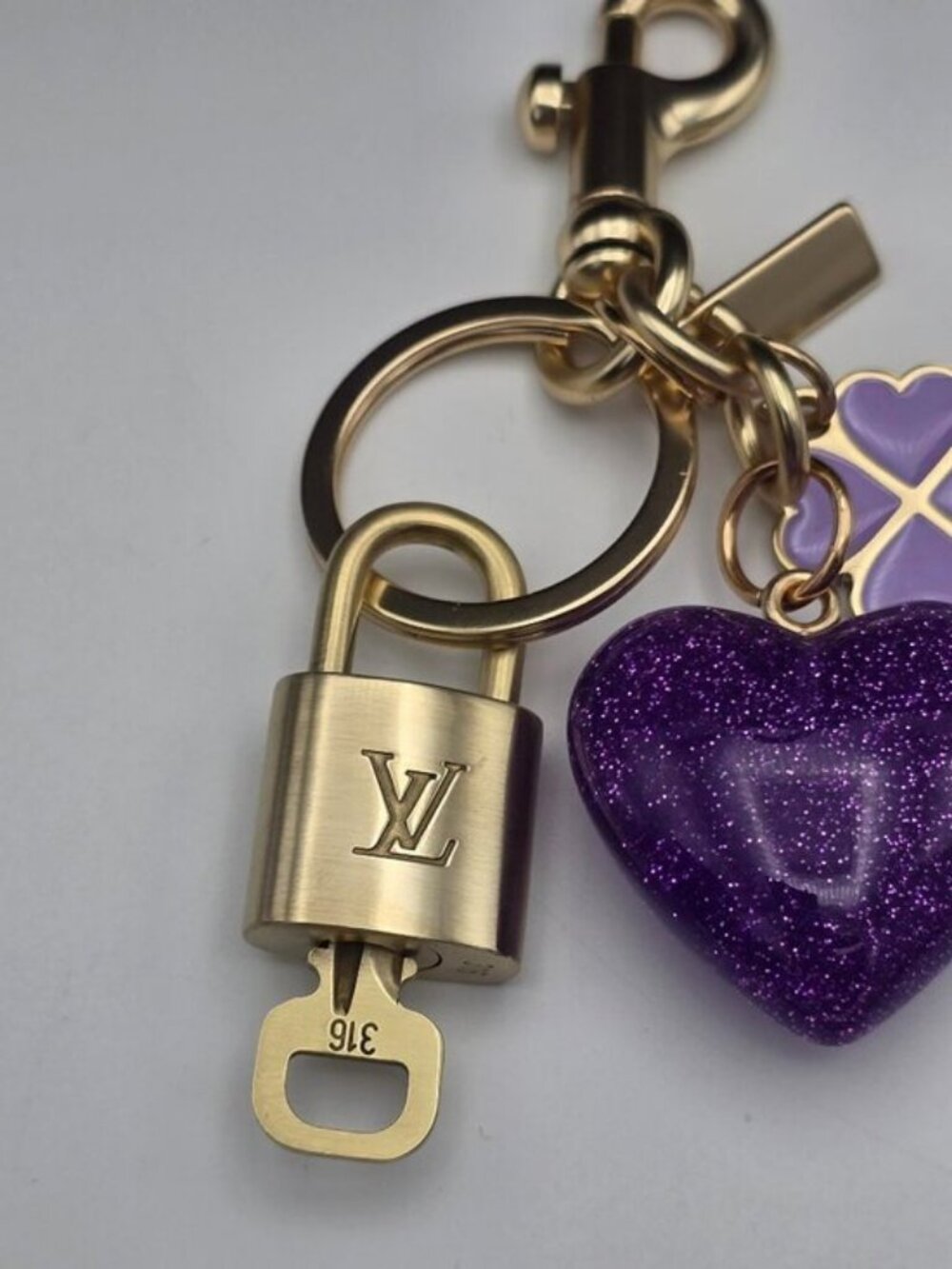 Authentic Louis Vuitton Gold Padlock 🔒Shiny LV Key + Unbranded Heart Bag Charm - Picture 5 of 10
